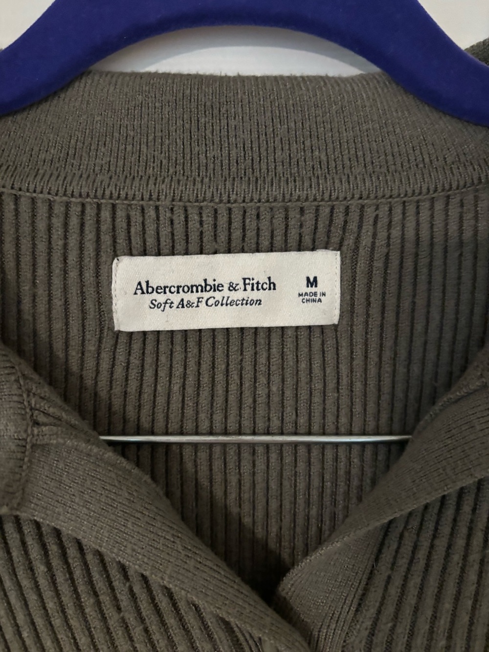 Abercrombie & Fitch Midi Olive Green Sweater Dress - Picture 4 of 4